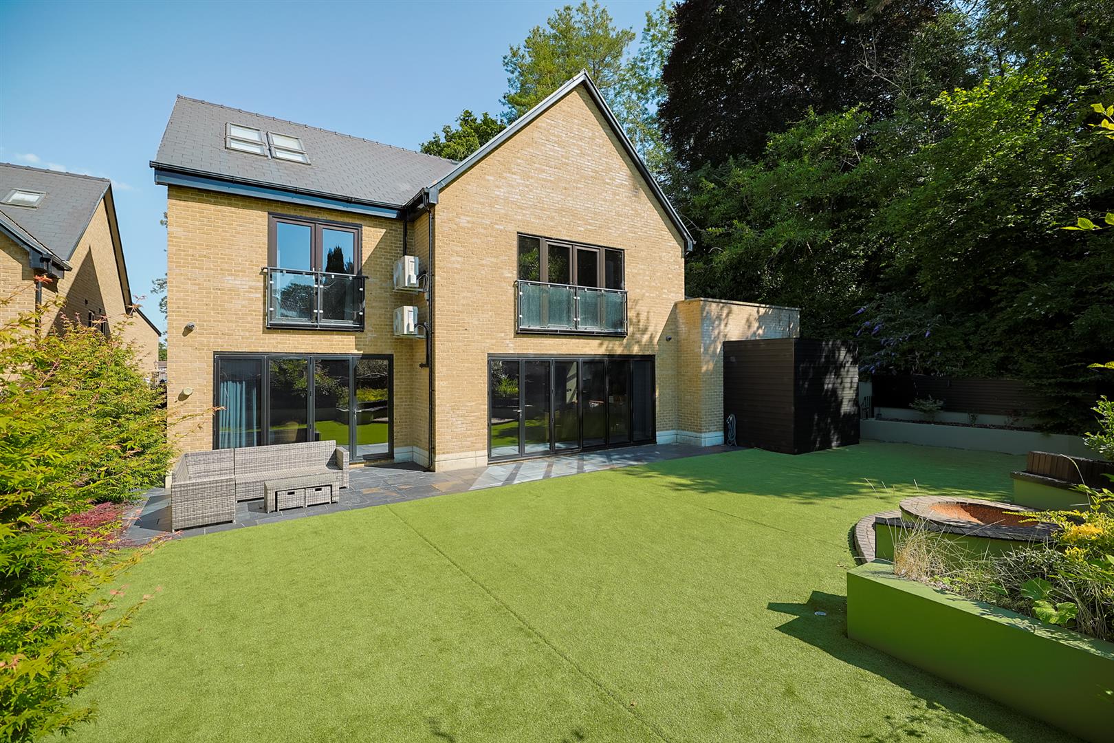 2 Redwood Court, Gowerton, Swansea, SA4 3FB